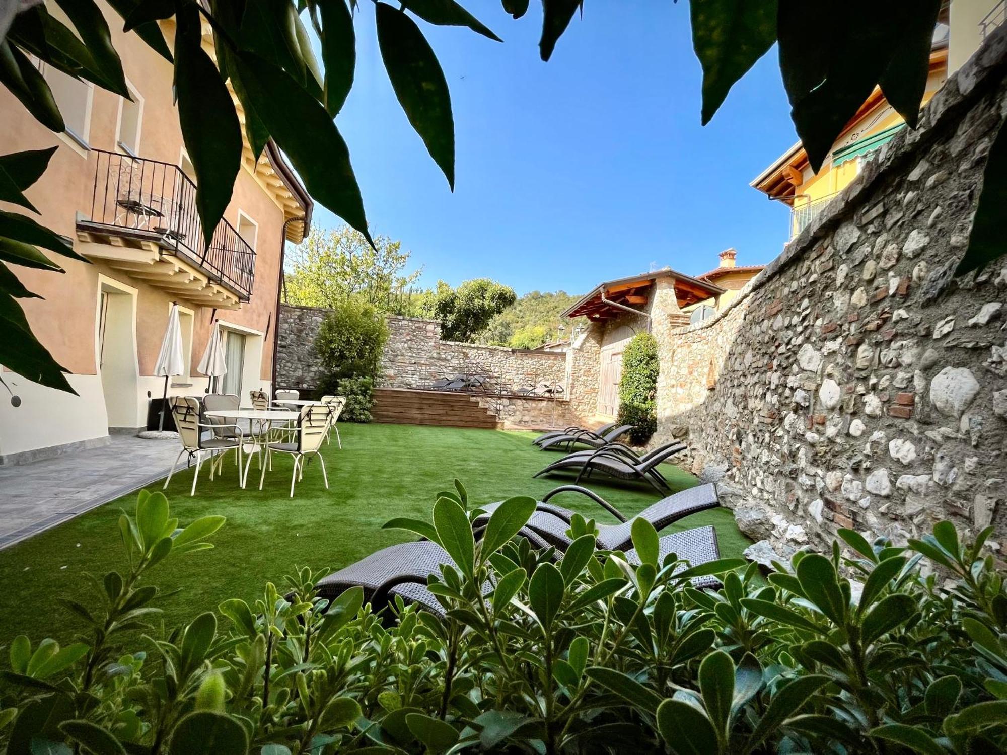 Villa Fontanelle Gardapartments Polpenazze del Garda Exteriér fotografie